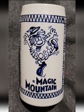 Vintage Magic Mountain Mug